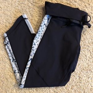 Lululemon navy blue crops drawstring like new
